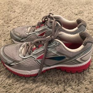 Brooks ghost running shoes